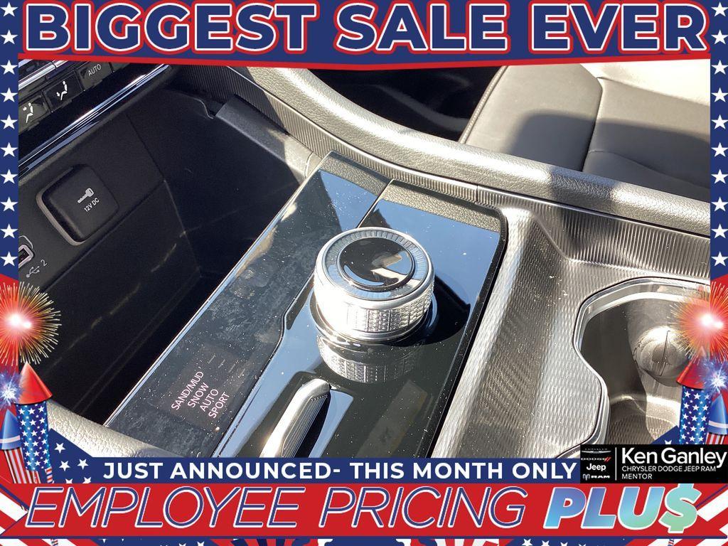 new 2025 Jeep Grand Cherokee car, priced at $42,436