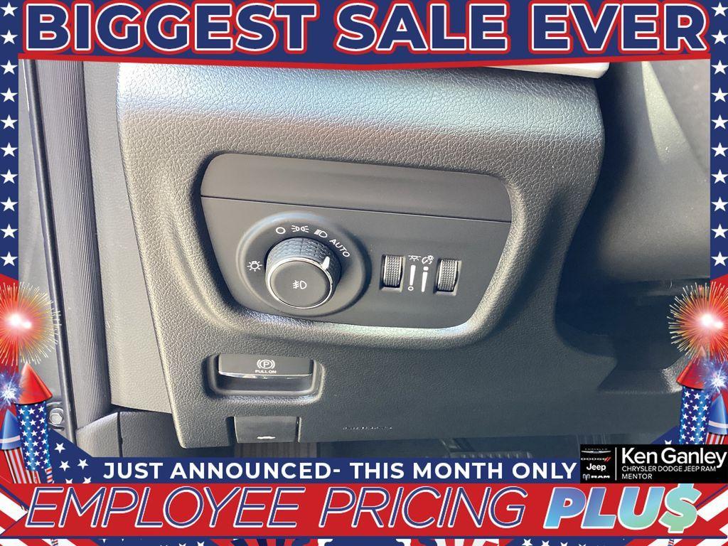 new 2025 Jeep Grand Cherokee car, priced at $42,436