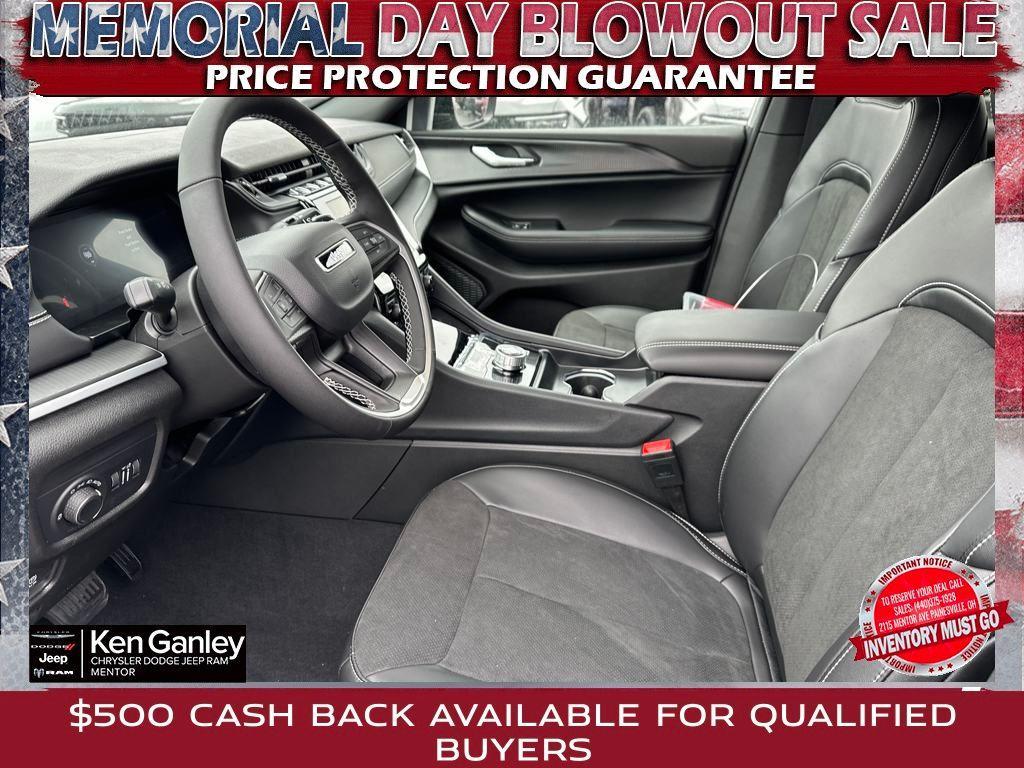new 2025 Jeep Grand Cherokee car, priced at $42,250