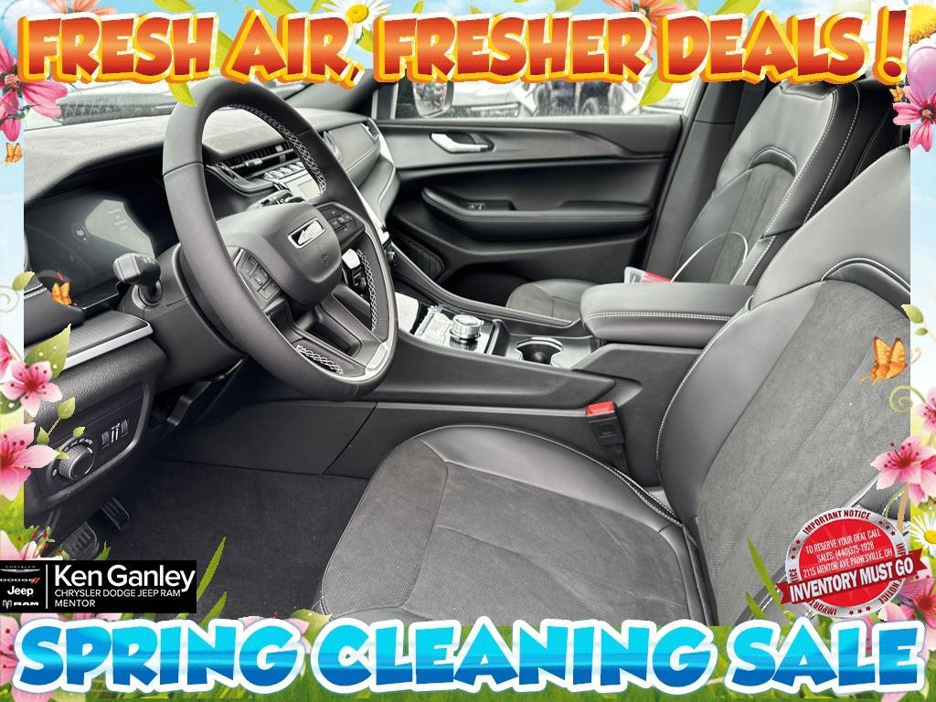 new 2025 Jeep Grand Cherokee car, priced at $40,854