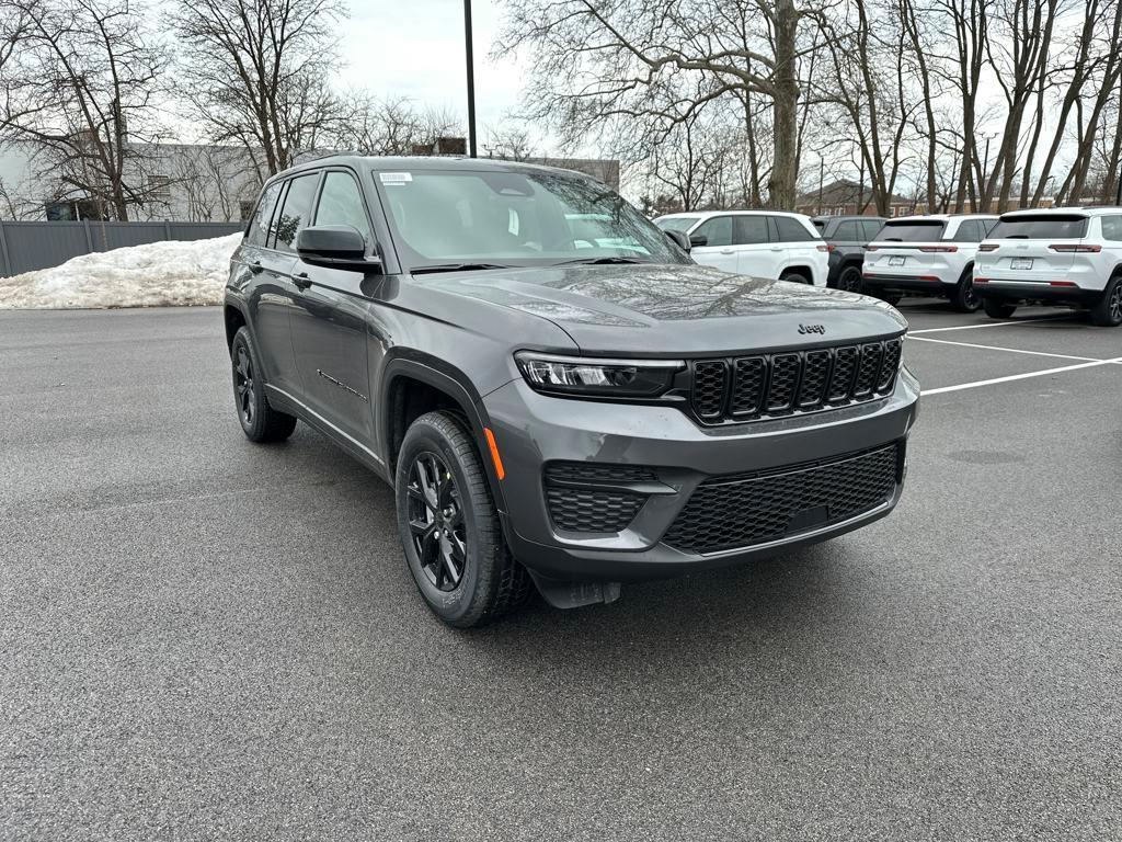 new 2025 Jeep Grand Cherokee car, priced at $40,854