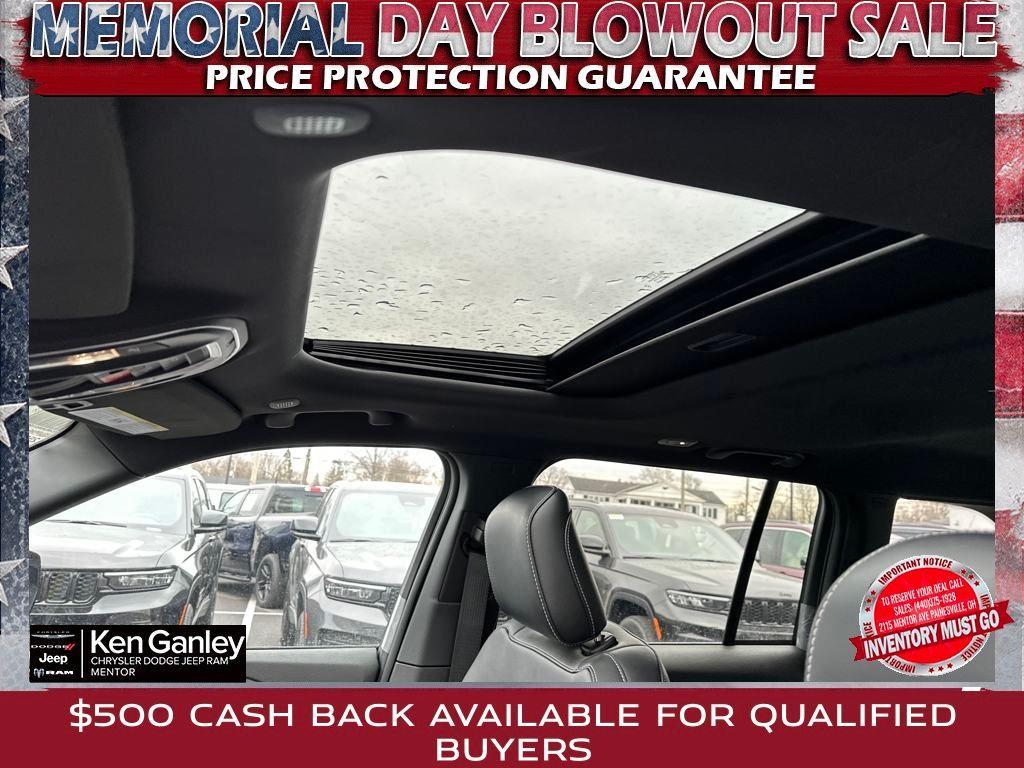 new 2025 Jeep Grand Cherokee car, priced at $42,250