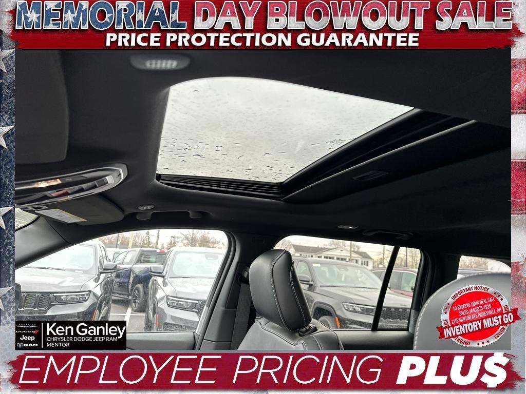 new 2025 Jeep Grand Cherokee car, priced at $42,250