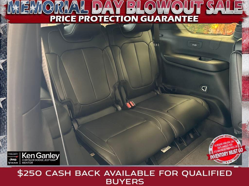 new 2025 Jeep Grand Cherokee L car, priced at $43,391