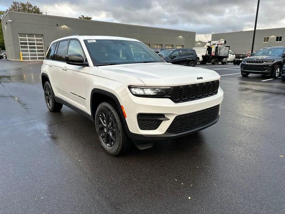 new 2025 Jeep Grand Cherokee car, priced at $44,435