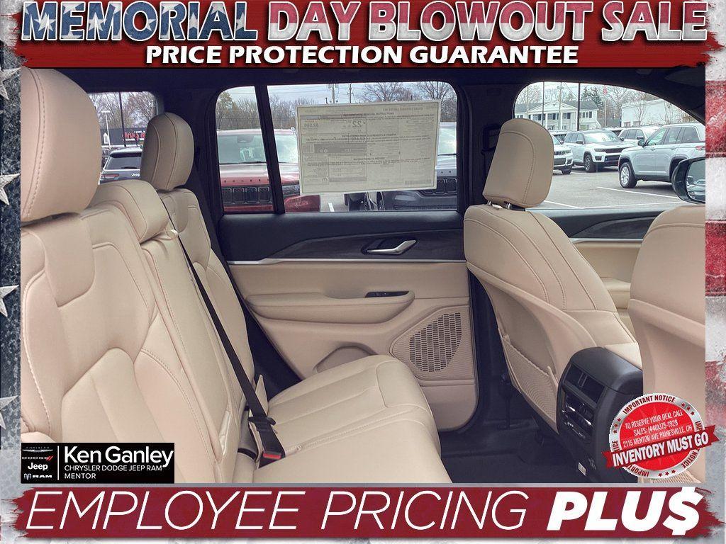 new 2025 Jeep Grand Cherokee car, priced at $44,701