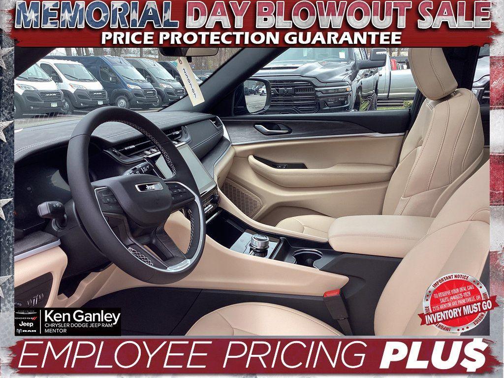new 2025 Jeep Grand Cherokee car, priced at $44,701