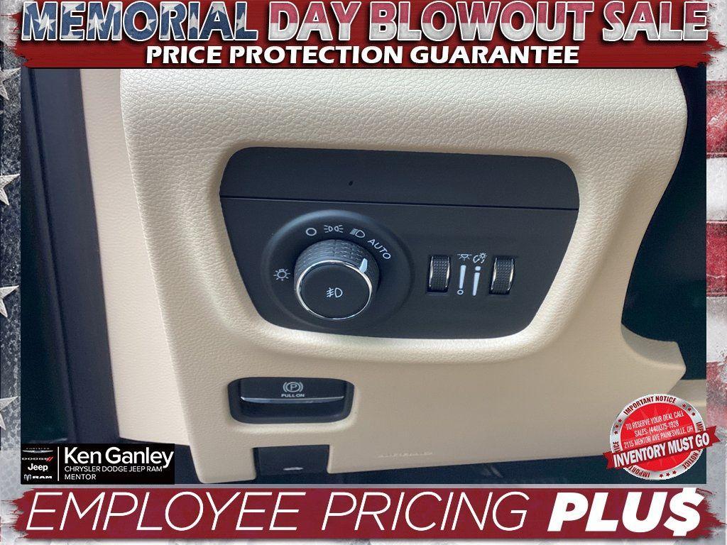 new 2025 Jeep Grand Cherokee car, priced at $44,701