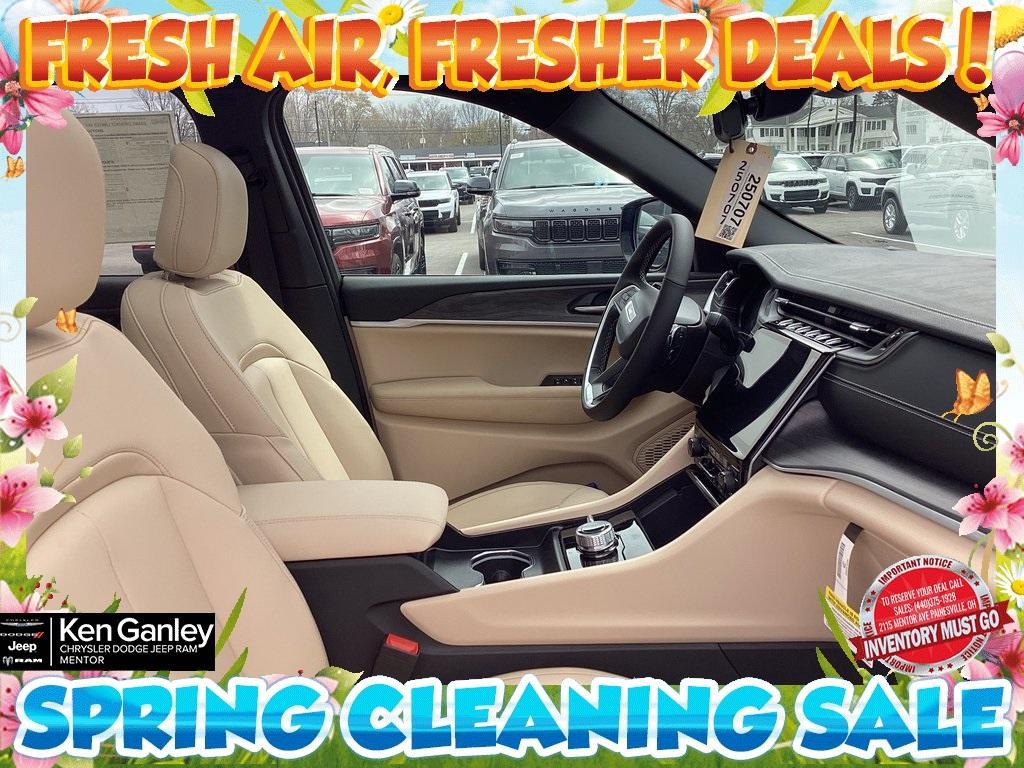 new 2025 Jeep Grand Cherokee car, priced at $43,396