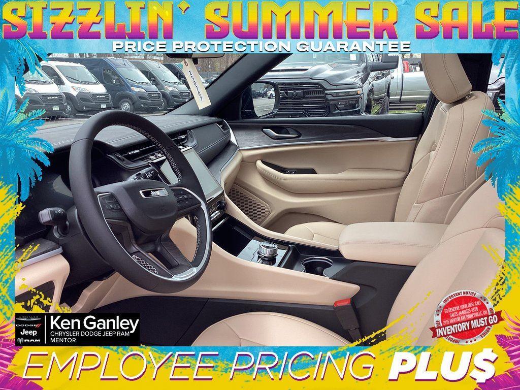 new 2025 Jeep Grand Cherokee car, priced at $44,951