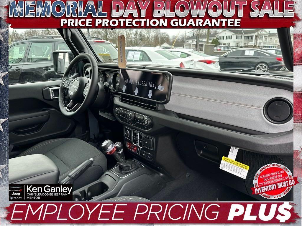 new 2025 Jeep Wrangler car, priced at $45,490