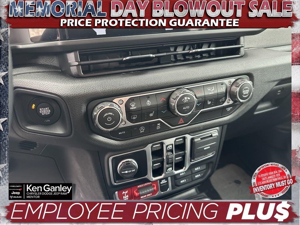 new 2025 Jeep Wrangler car, priced at $46,190