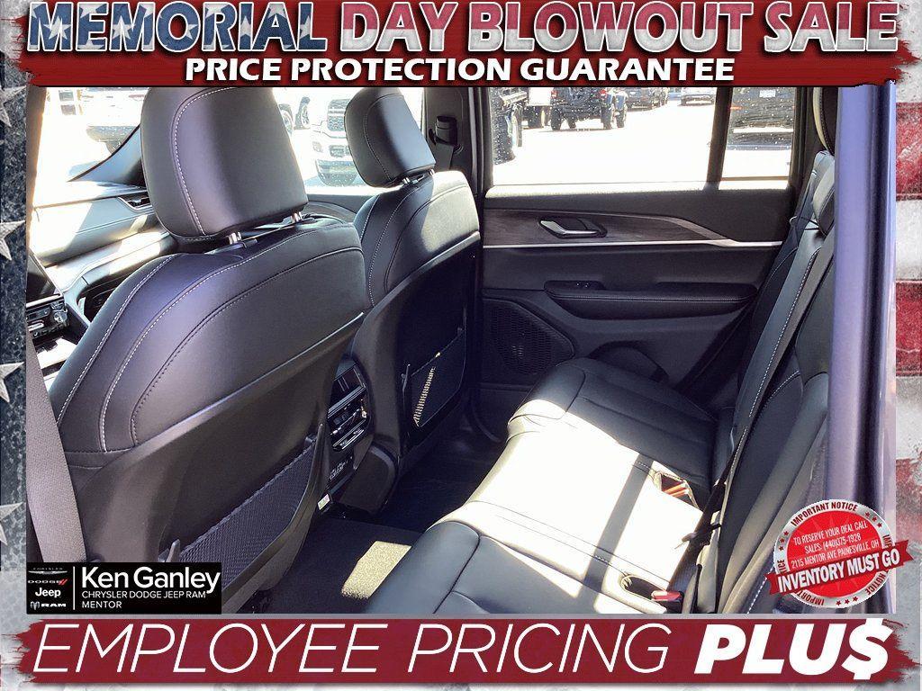 new 2025 Jeep Grand Cherokee car, priced at $41,986