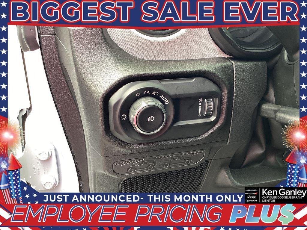 new 2025 Jeep Wrangler car, priced at $43,593