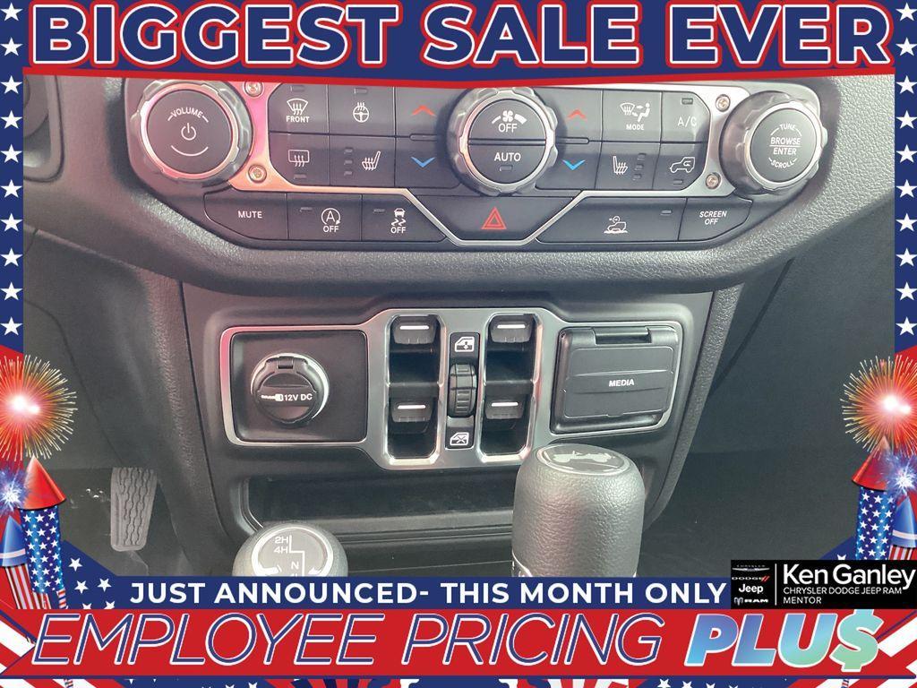 new 2025 Jeep Wrangler car, priced at $43,593