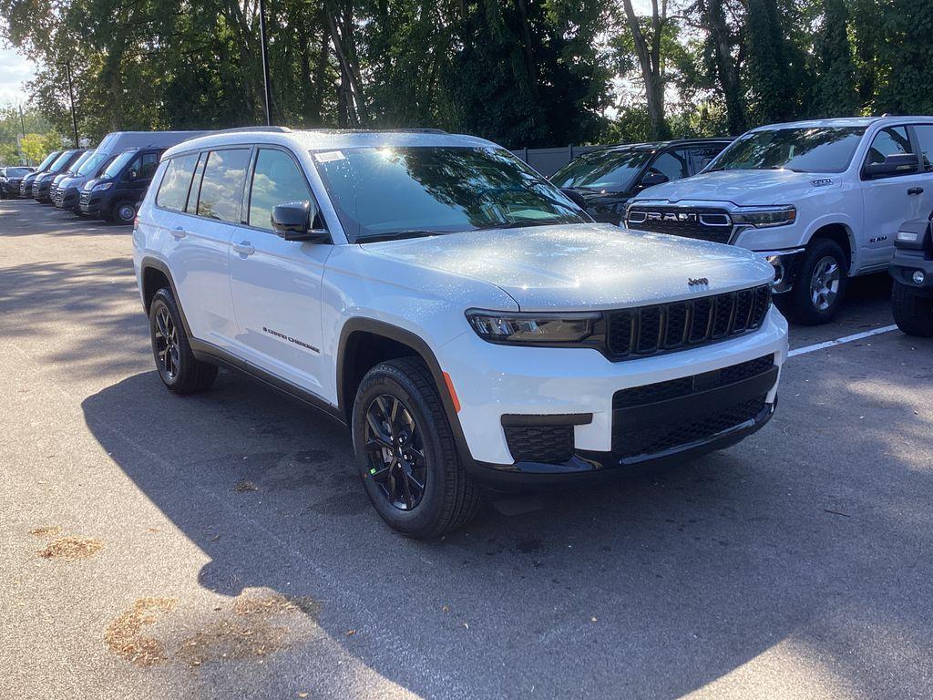 new 2025 Jeep Grand Cherokee L car, priced at $41,557