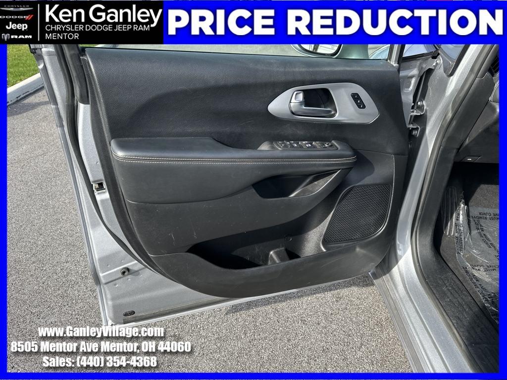used 2021 Chrysler Pacifica car, priced at $23,887