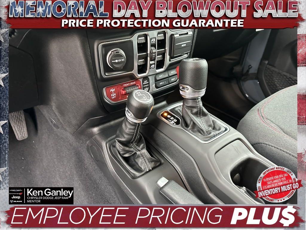 new 2025 Jeep Wrangler car, priced at $52,694