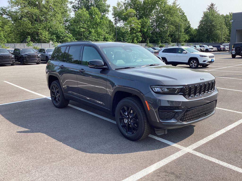 new 2025 Jeep Grand Cherokee car, priced at $40,955