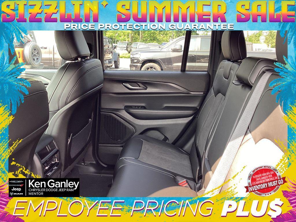 new 2025 Jeep Grand Cherokee car, priced at $40,955