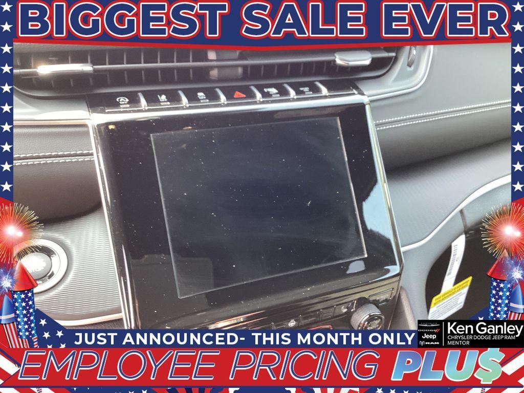 new 2025 Jeep Grand Cherokee car, priced at $40,955