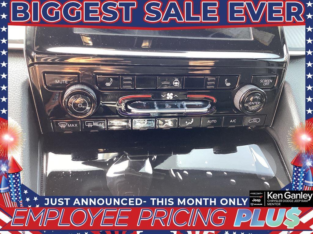 new 2025 Jeep Grand Cherokee car, priced at $40,955