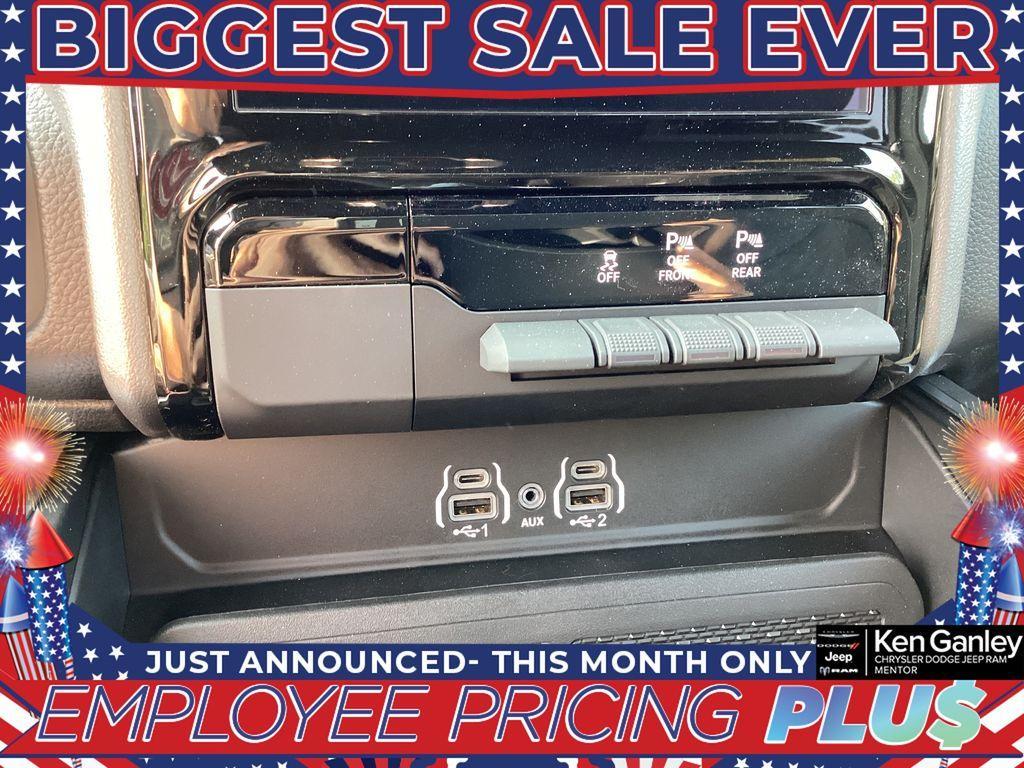 new 2025 Jeep Grand Cherokee car, priced at $40,955