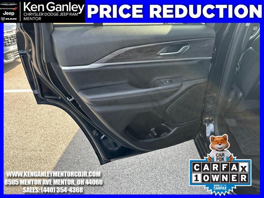 used 2023 Jeep Grand Cherokee car, priced at $34,600