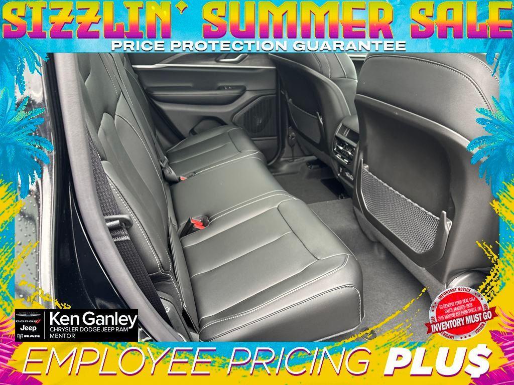 new 2025 Jeep Grand Cherokee car, priced at $44,751