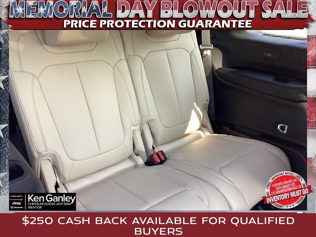 new 2025 Jeep Grand Cherokee L car, priced at $52,096