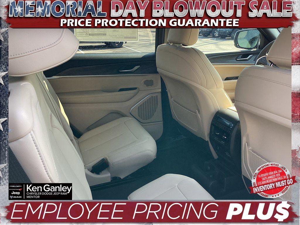 new 2025 Jeep Grand Cherokee L car, priced at $52,096