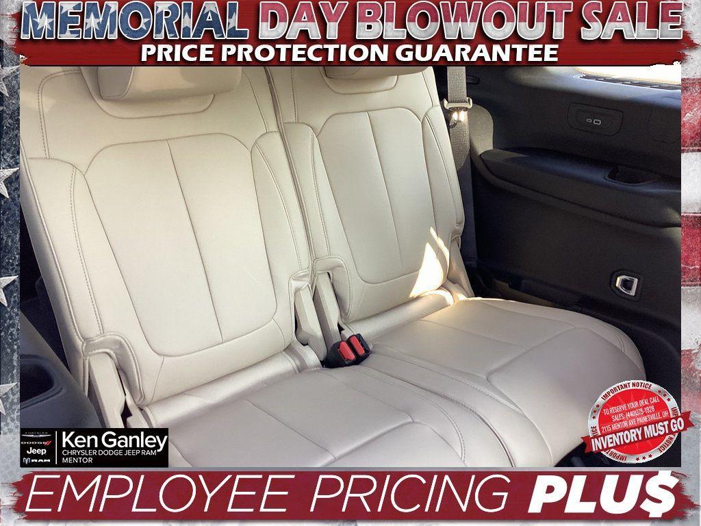 new 2025 Jeep Grand Cherokee L car, priced at $52,096