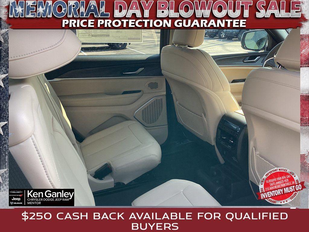 new 2025 Jeep Grand Cherokee L car, priced at $52,096