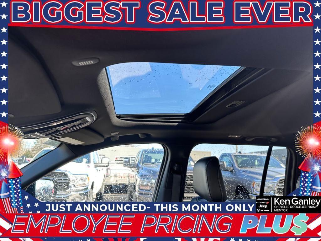 new 2025 Jeep Grand Cherokee car, priced at $36,499