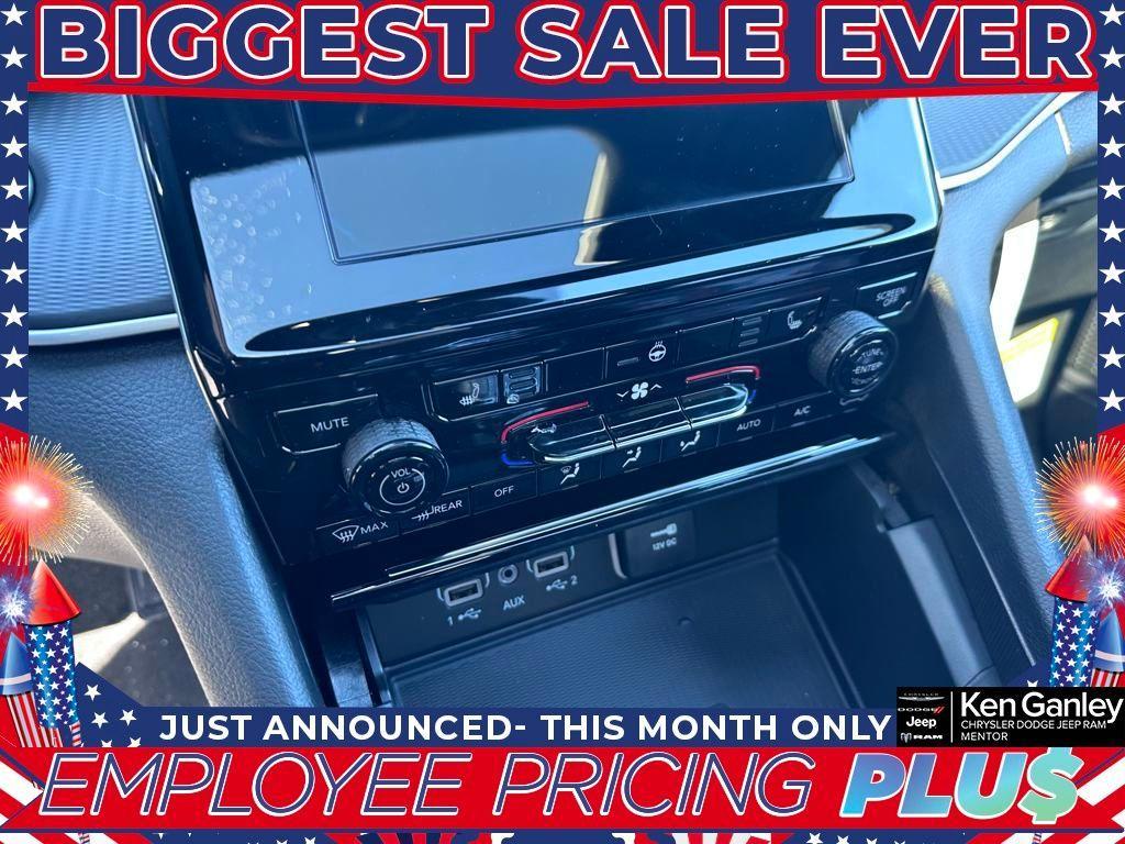 new 2025 Jeep Grand Cherokee car, priced at $36,499