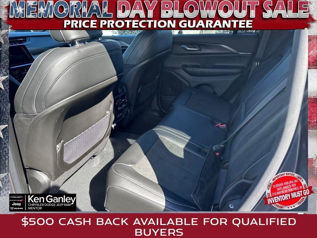 new 2025 Jeep Grand Cherokee car, priced at $41,255