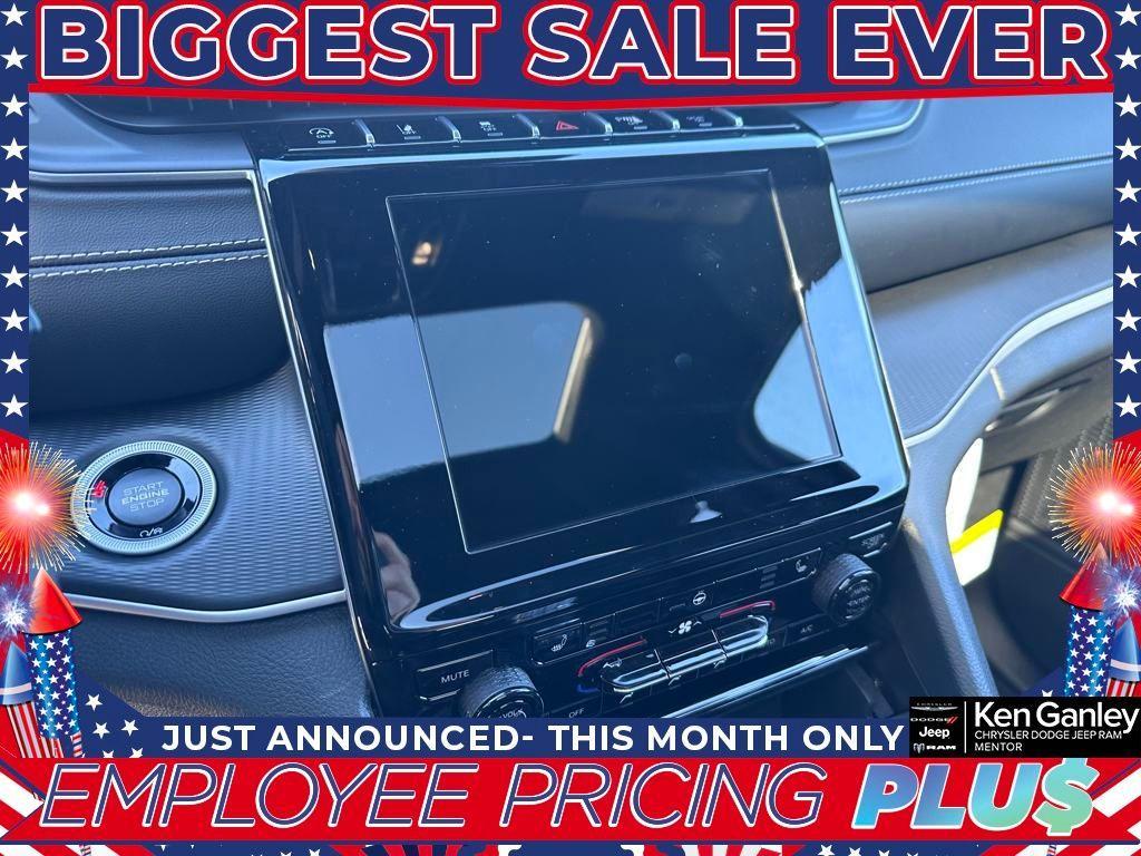 new 2025 Jeep Grand Cherokee car, priced at $36,499