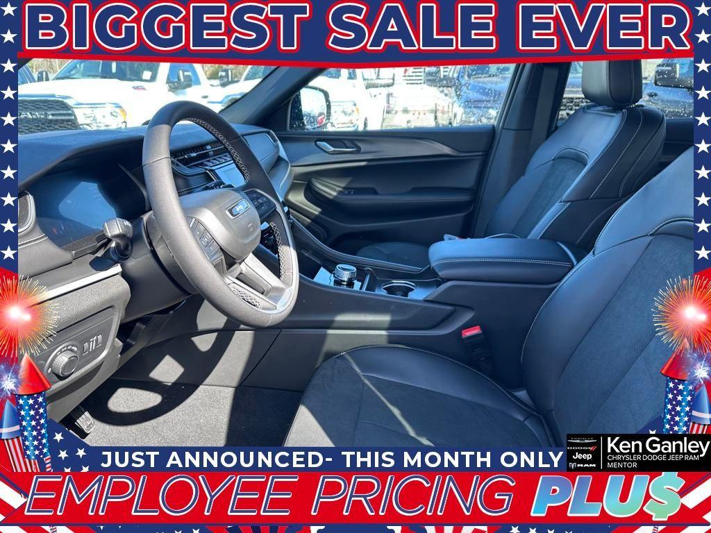 new 2025 Jeep Grand Cherokee car, priced at $36,499