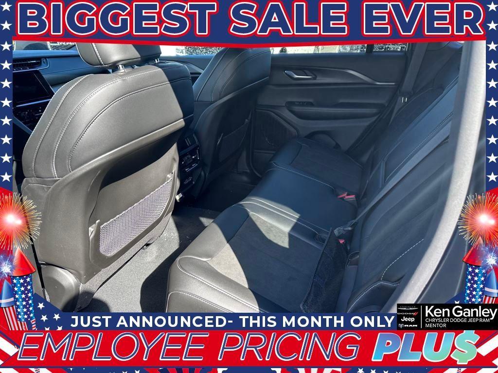 new 2025 Jeep Grand Cherokee car, priced at $36,499