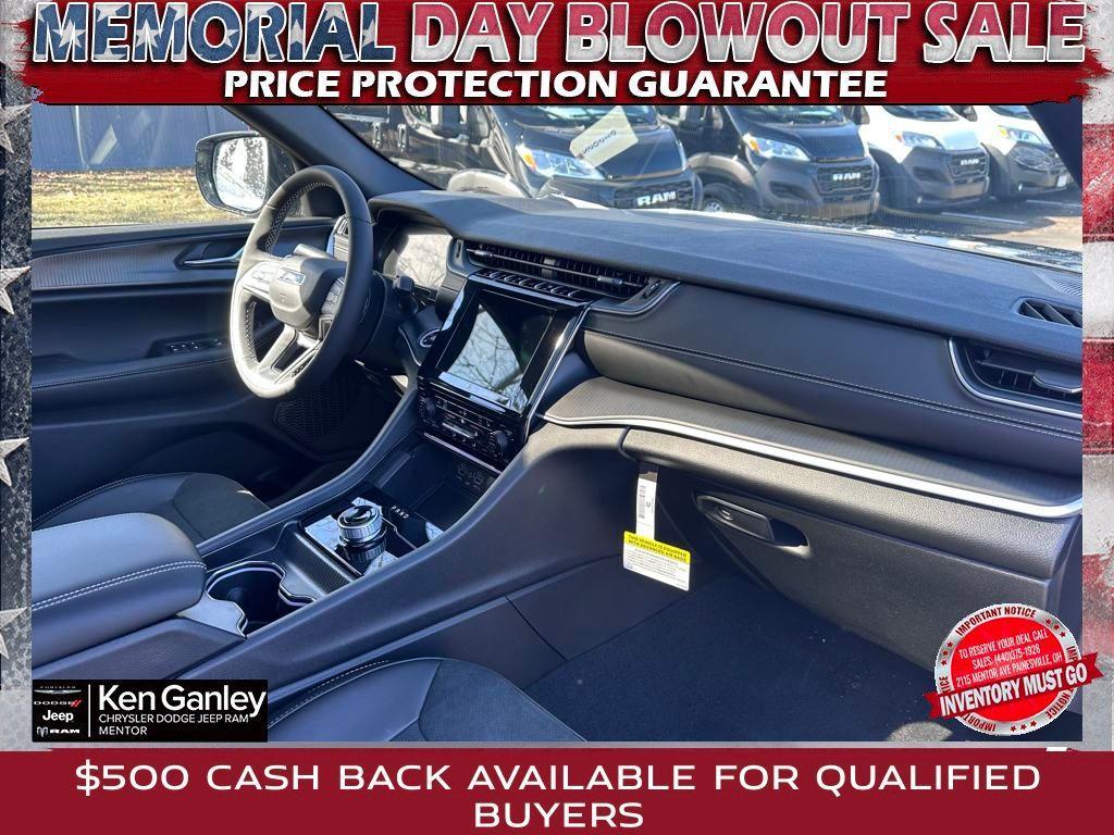 new 2025 Jeep Grand Cherokee car, priced at $41,255