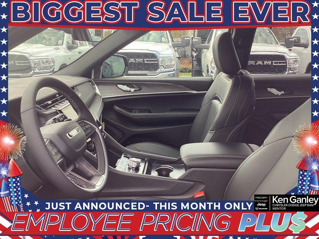 new 2025 Jeep Grand Cherokee L car, priced at $47,051