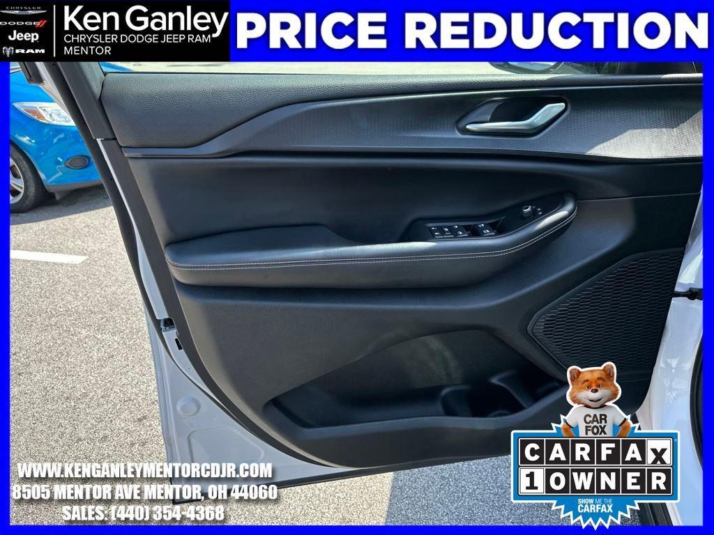 used 2023 Jeep Grand Cherokee car, priced at $31,400