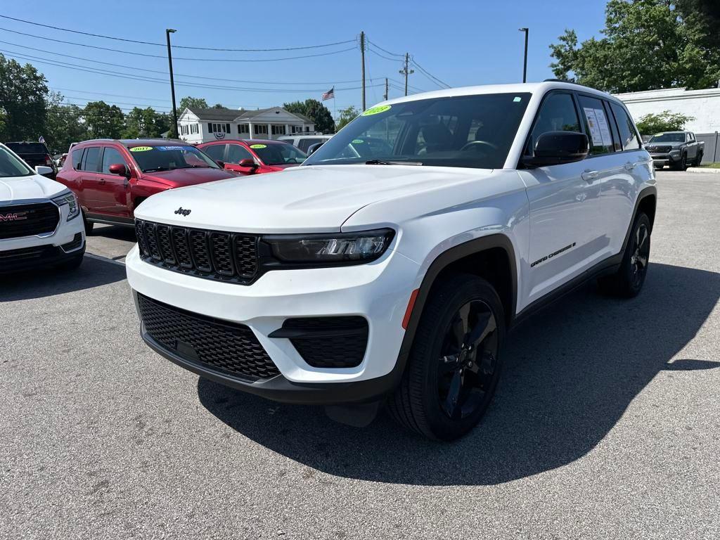 used 2023 Jeep Grand Cherokee car, priced at $31,400