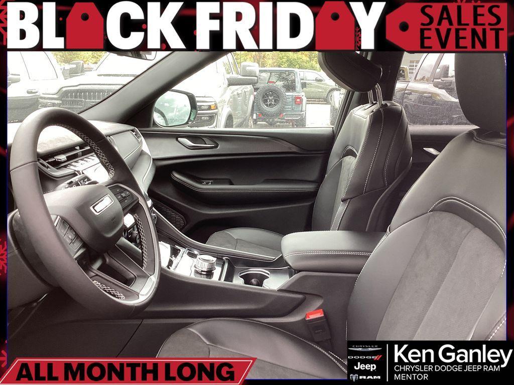 new 2025 Jeep Grand Cherokee car, priced at $46,135