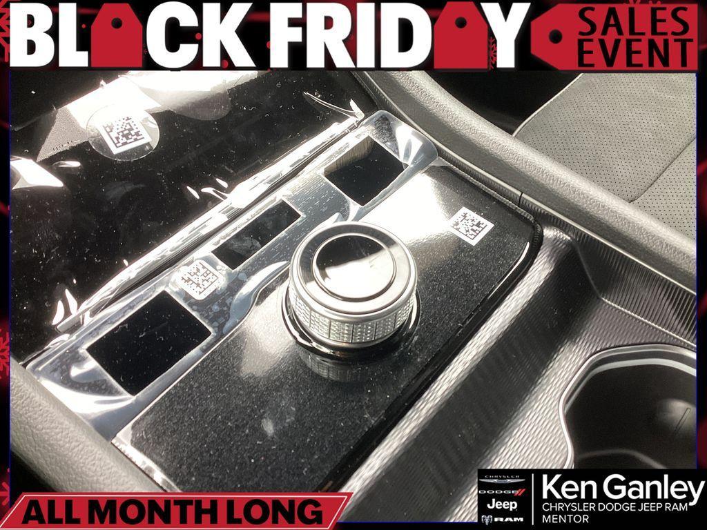 new 2025 Jeep Grand Cherokee car, priced at $46,135