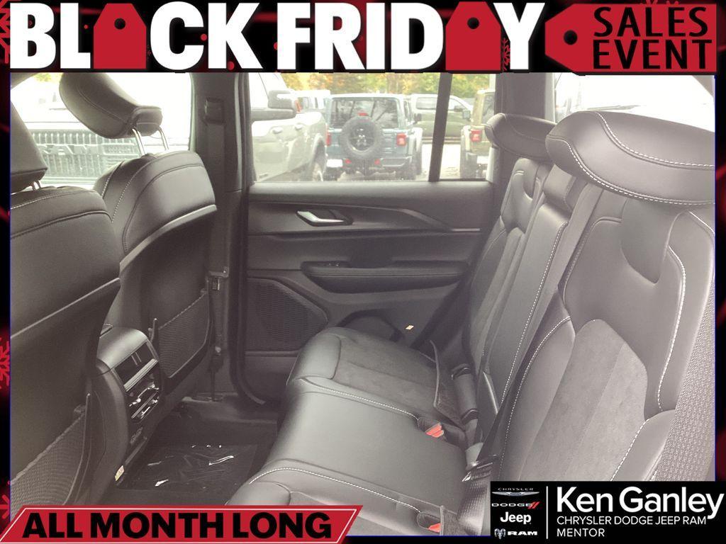 new 2025 Jeep Grand Cherokee car, priced at $46,135