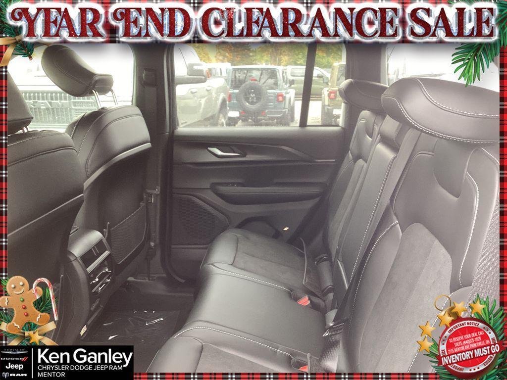 new 2025 Jeep Grand Cherokee car, priced at $46,135