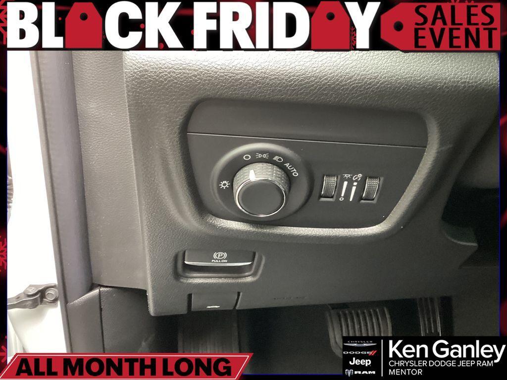 new 2025 Jeep Grand Cherokee car, priced at $46,135