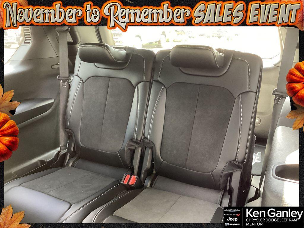 new 2025 Jeep Grand Cherokee L car, priced at $45,389