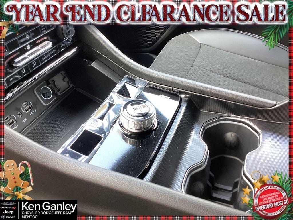 new 2025 Jeep Grand Cherokee L car, priced at $38,889